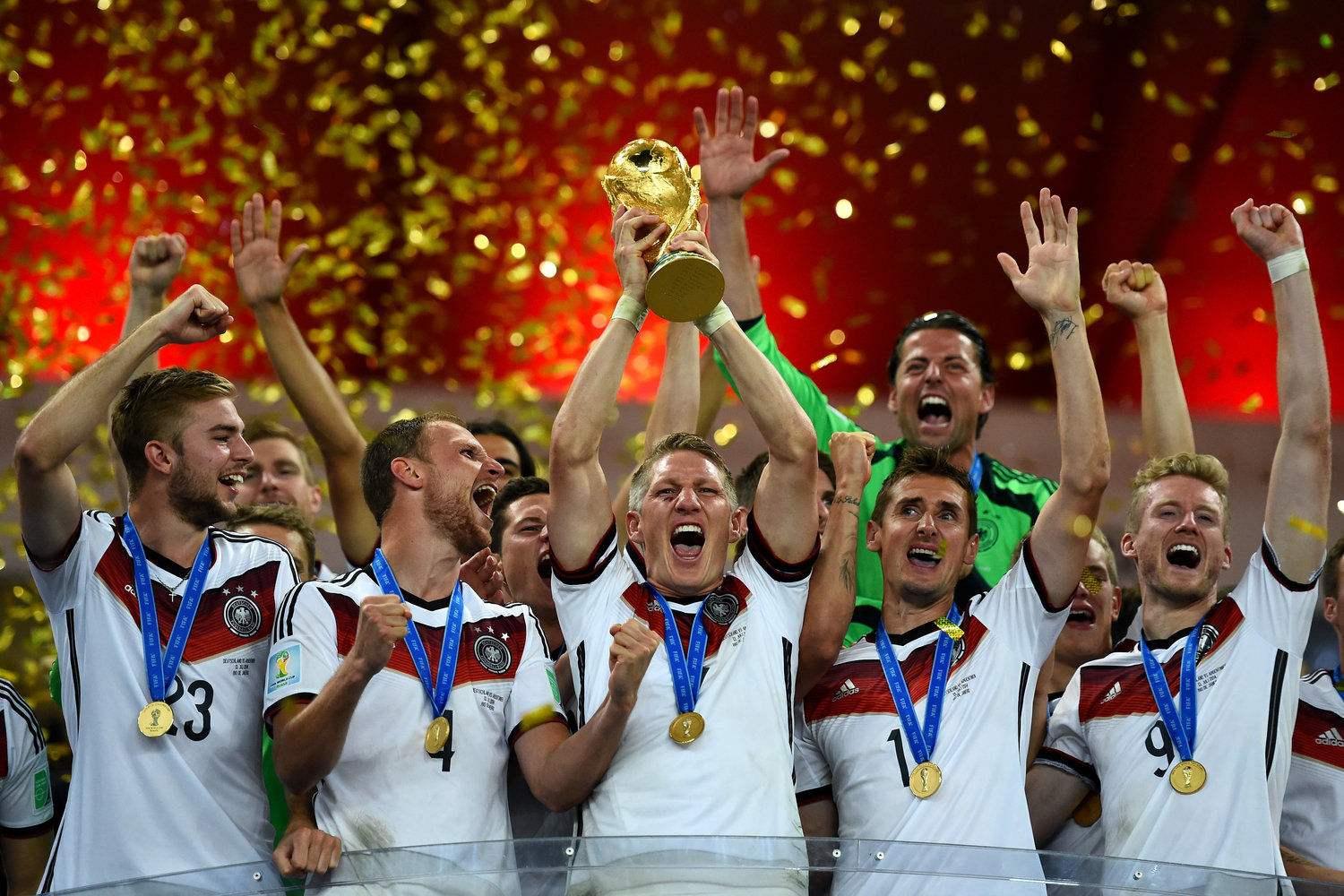 欧洲杯足球教练预测分析谁将夺得胜利